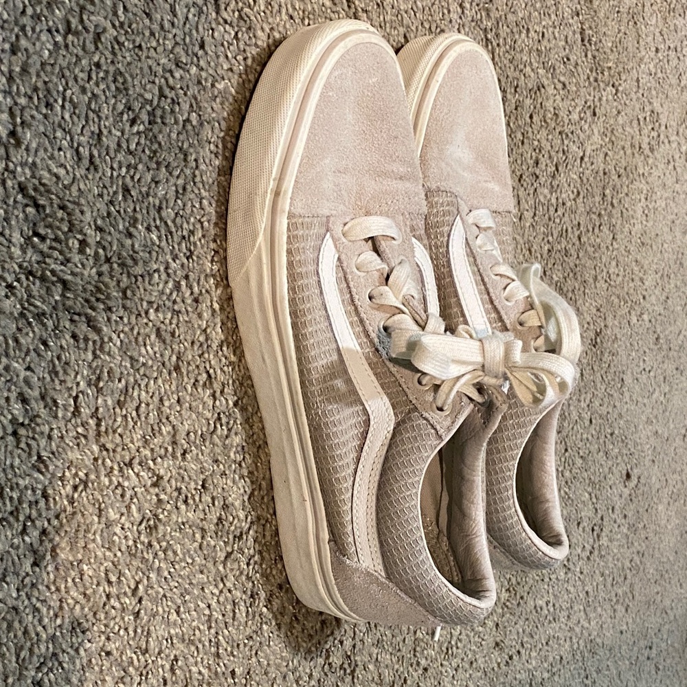 Vans Women's Sneakers in Light Beige and White